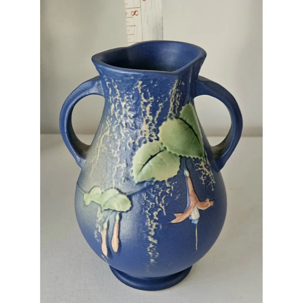 Vintage 1938 Roseville Pottery Fuchsia Blue #895-7